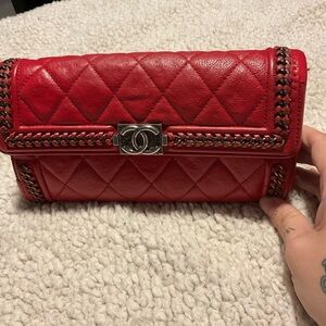 Pre- Owned Chanel Burgundy Quilted Caviar Boy Flap Wallet